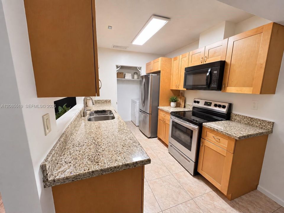 For Sale: $495,000 (3 beds, 2 baths, 1276 Square Feet)