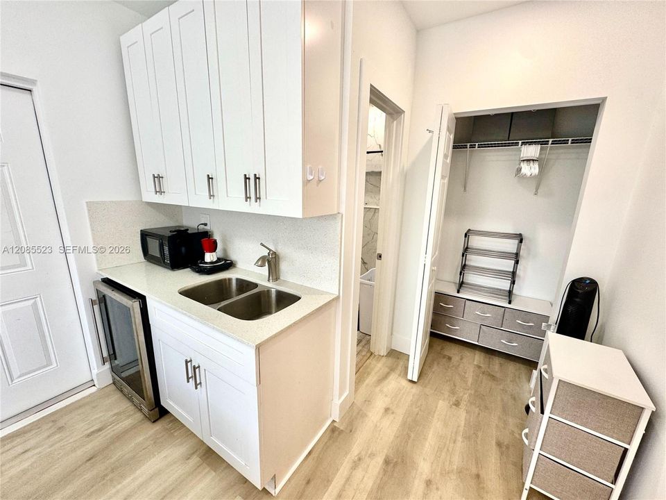 В аренду: $1,085 (1 спален, 1 ванн, 200 Квадратных фут)