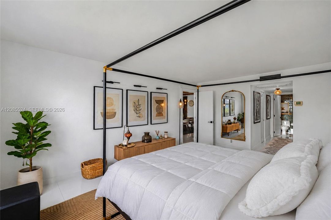 For Sale: $599,000 (2 beds, 2 baths, 1326 Square Feet)