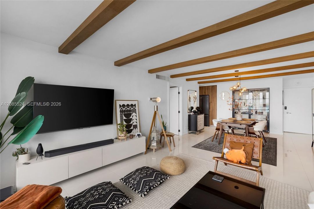 For Sale: $599,000 (2 beds, 2 baths, 1326 Square Feet)