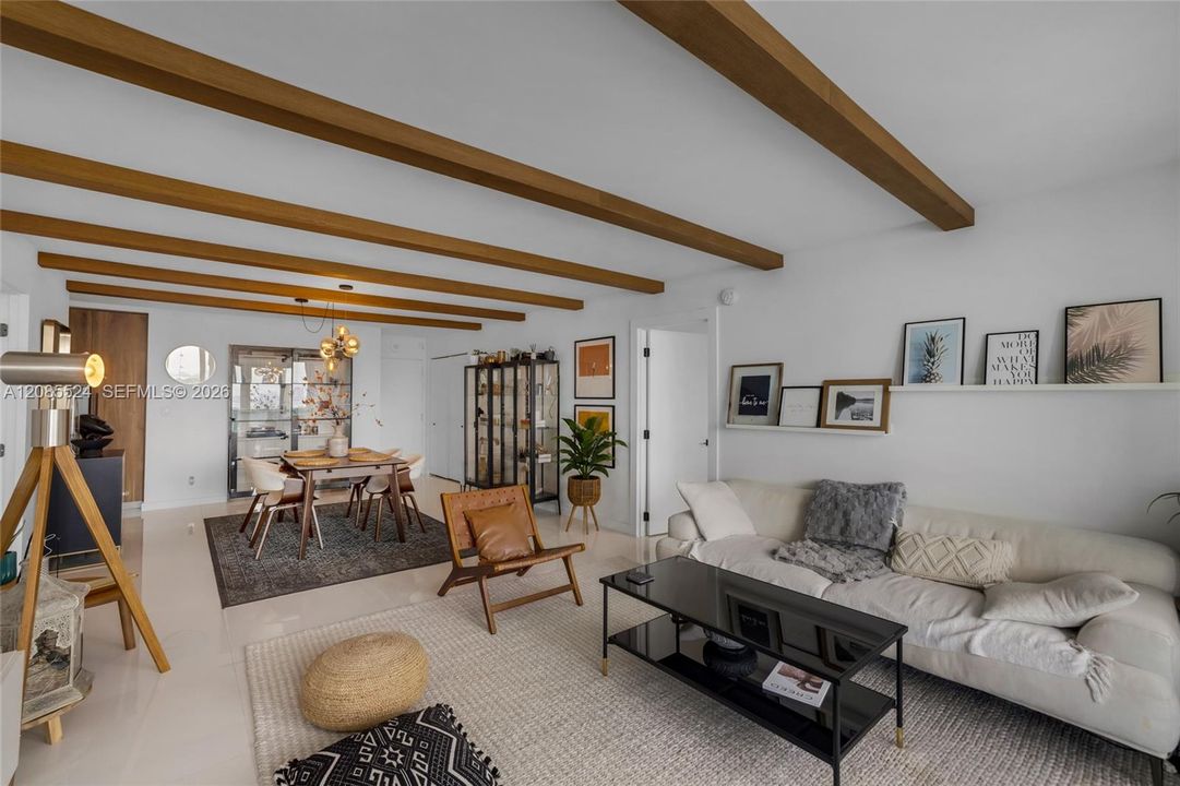 For Sale: $599,000 (2 beds, 2 baths, 1326 Square Feet)