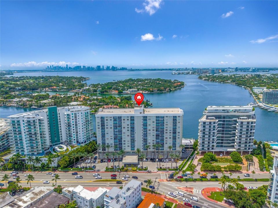 For Sale: $599,000 (2 beds, 2 baths, 1326 Square Feet)