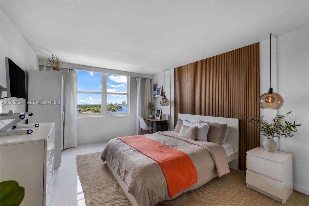 For Sale: $599,000 (2 beds, 2 baths, 1326 Square Feet)