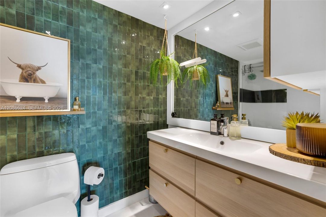For Sale: $599,000 (2 beds, 2 baths, 1326 Square Feet)