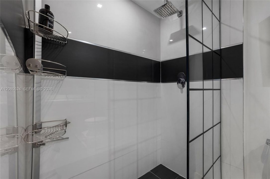 For Sale: $599,000 (2 beds, 2 baths, 1326 Square Feet)