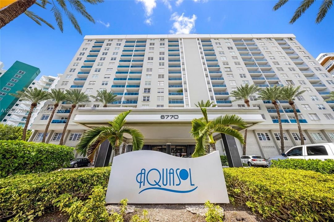 For Sale: $599,000 (2 beds, 2 baths, 1326 Square Feet)