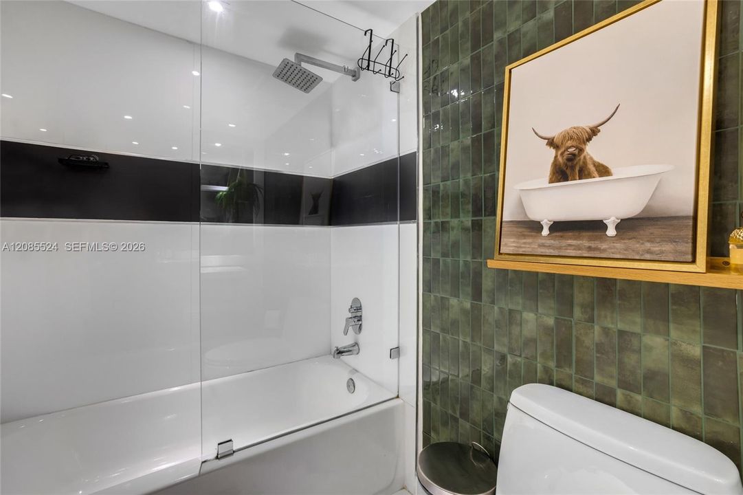 For Sale: $599,000 (2 beds, 2 baths, 1326 Square Feet)