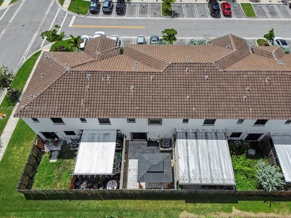На продажу: $375,000 (3 спален, 2 ванн, 1612 Квадратных фут)