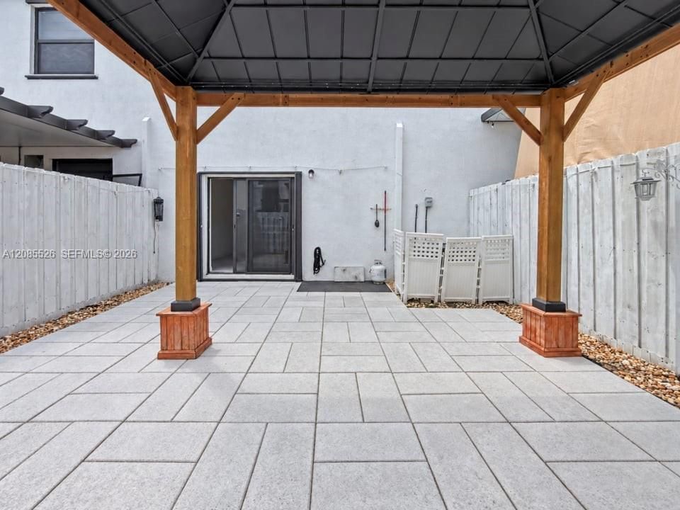 На продажу: $375,000 (3 спален, 2 ванн, 1612 Квадратных фут)