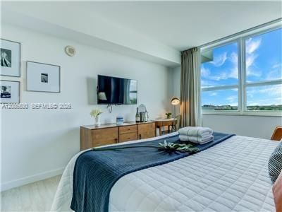 For Sale: $675,000 (1 beds, 2 baths, 679 Square Feet)