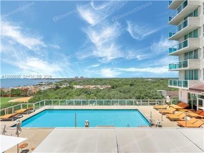 For Sale: $675,000 (1 beds, 2 baths, 679 Square Feet)