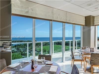 For Sale: $675,000 (1 beds, 2 baths, 679 Square Feet)