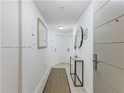 For Sale: $675,000 (1 beds, 2 baths, 679 Square Feet)