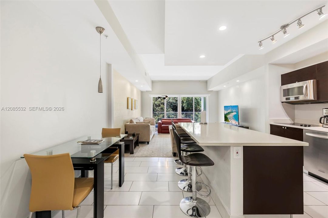 For Sale: $280,000 (3 beds, 4 baths, 2070 Square Feet)