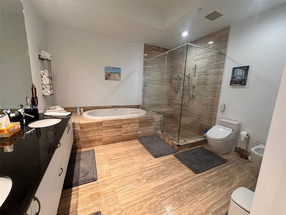 For Rent: $8,900 (2 beds, 3 baths, 1962 Square Feet)