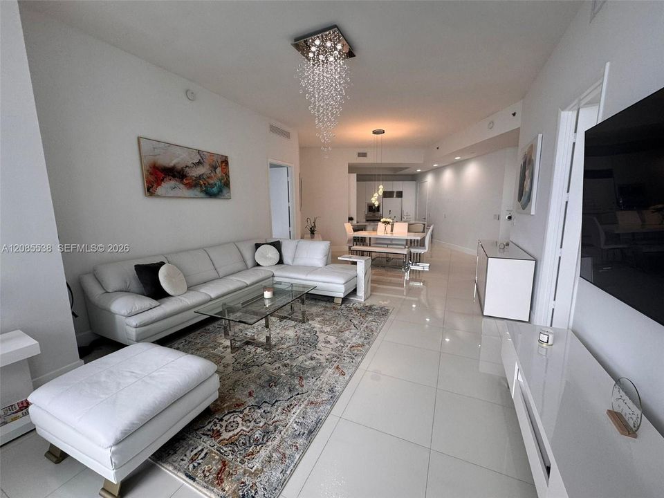 For Rent: $8,900 (2 beds, 3 baths, 1962 Square Feet)