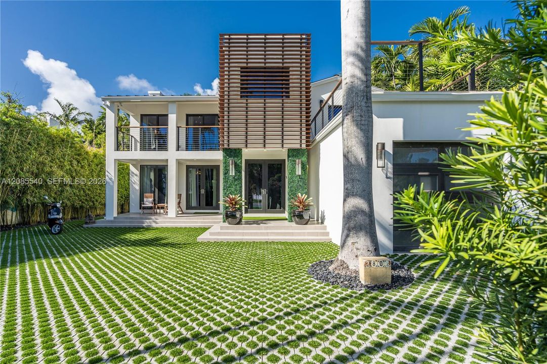На продажу: $6,750,000 (5 спален, 5 ванн, 4750 Квадратных фут)
