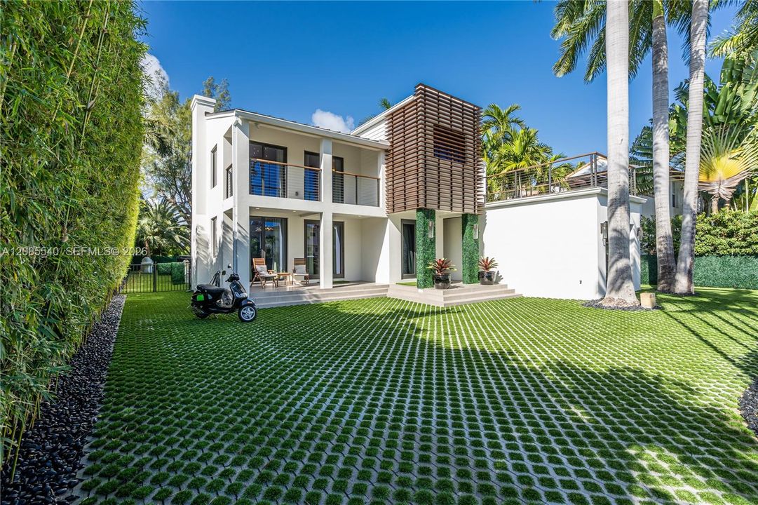 На продажу: $6,750,000 (5 спален, 5 ванн, 4750 Квадратных фут)
