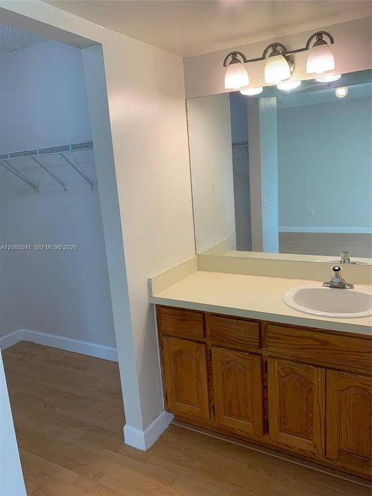 For Rent: $2,750 (2 beds, 2 baths, 1246 Square Feet)