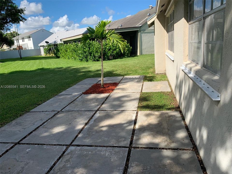 For Rent: $2,750 (2 beds, 2 baths, 1246 Square Feet)