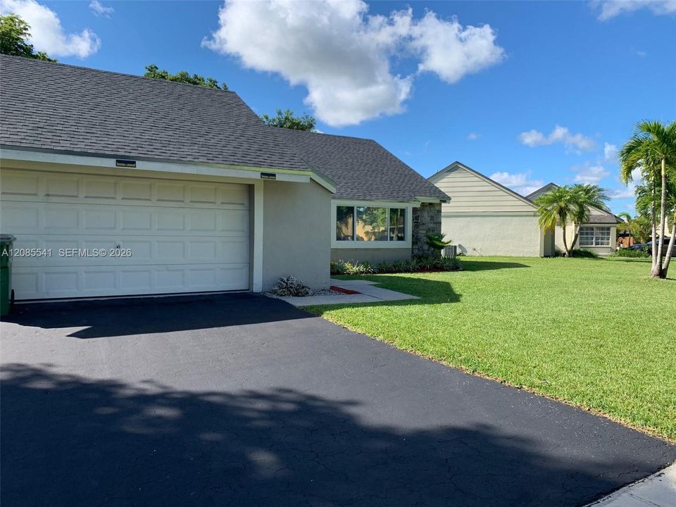 For Rent: $2,750 (2 beds, 2 baths, 1246 Square Feet)
