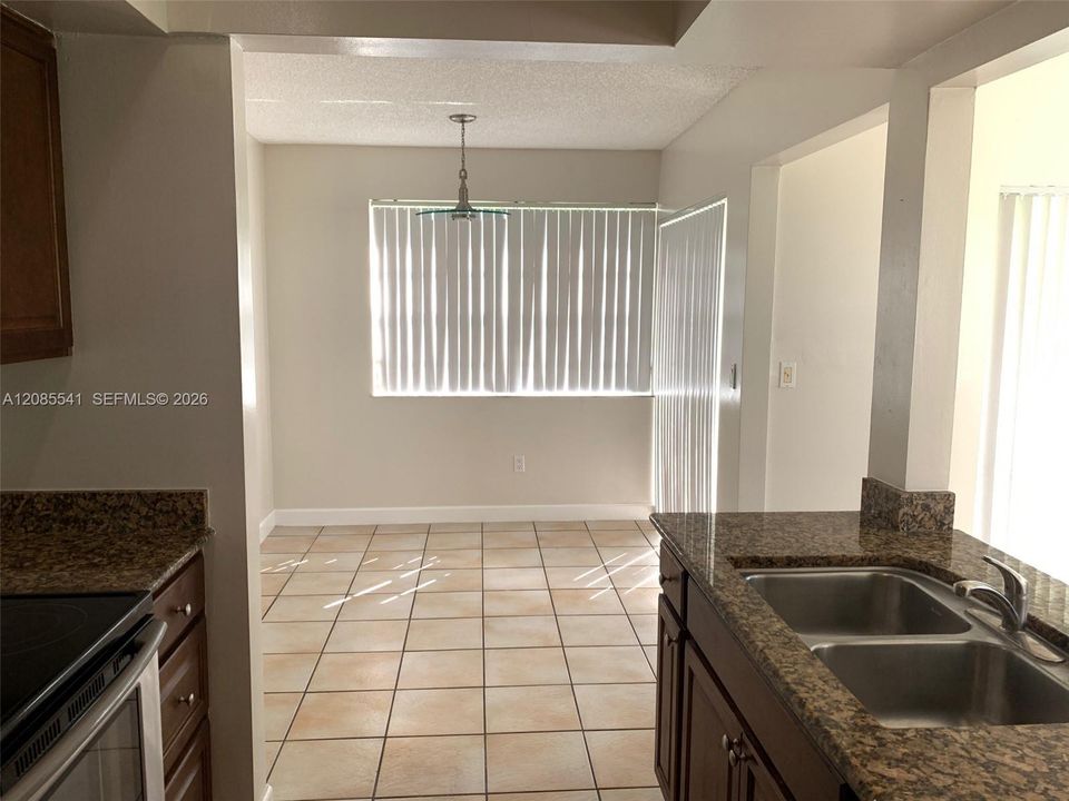 For Rent: $2,750 (2 beds, 2 baths, 1246 Square Feet)
