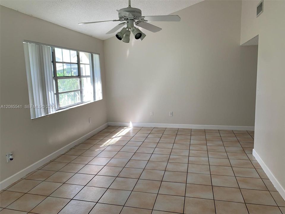 For Rent: $2,750 (2 beds, 2 baths, 1246 Square Feet)