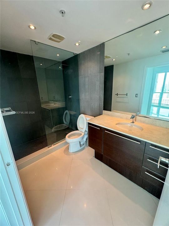 В аренду: $3,350 (1 спален, 1 ванн, 951 Квадратных фут)