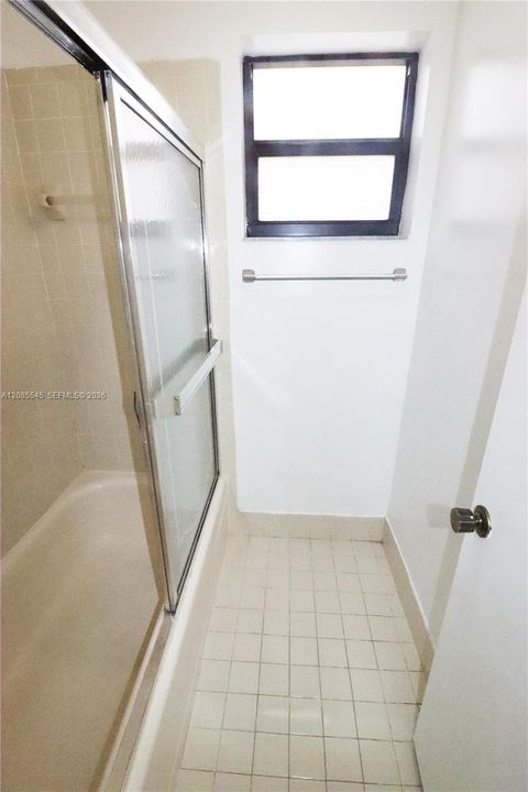 Под контрактом: $599,000 (4 спален, 3 ванн, 1708 Квадратных фут)