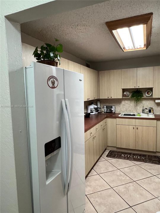 For Sale: $285,000 (3 beds, 2 baths, 1260 Square Feet)