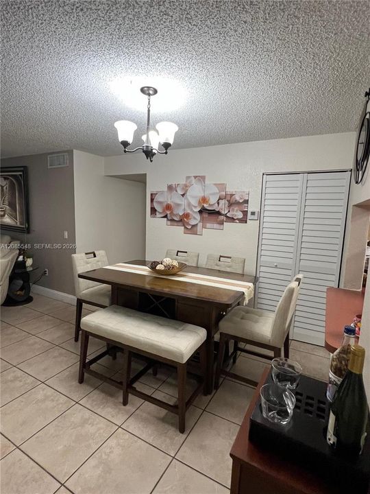 For Sale: $285,000 (3 beds, 2 baths, 1260 Square Feet)