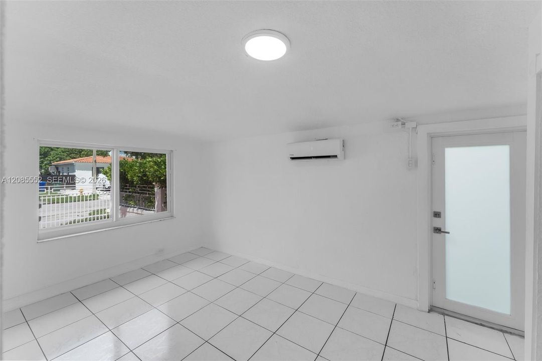 В аренду: $1,500 (1 спален, 1 ванн, 2711 Квадратных фут)