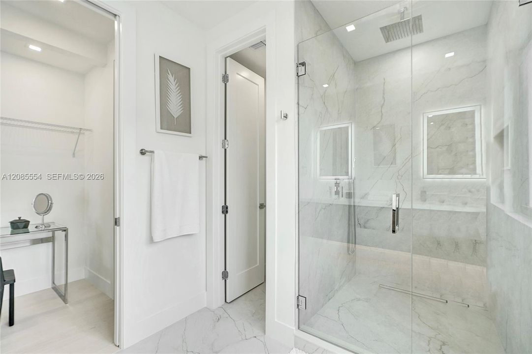 For Rent: $6,500 (3 beds, 2 baths, 2040 Square Feet)