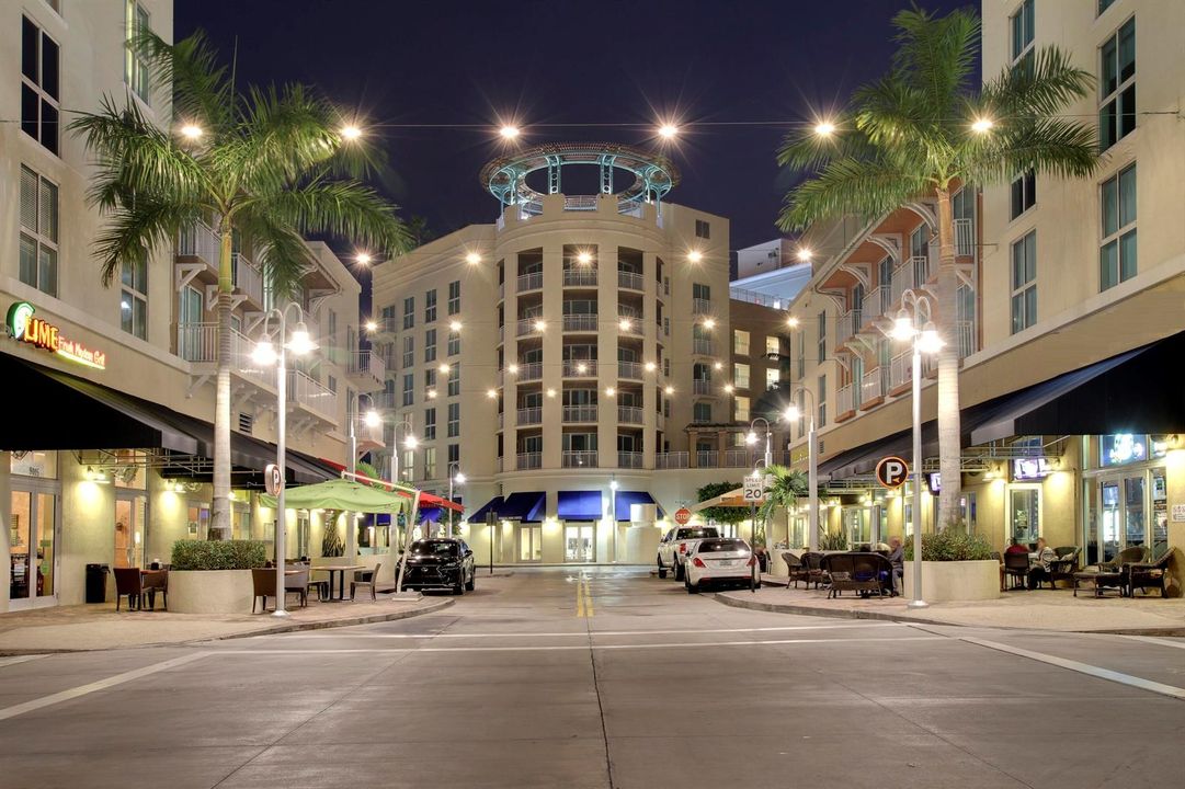 15__downtown_dadeland_Night_photo_by_Sup