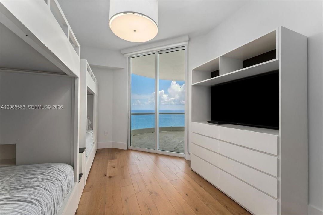 For Rent: $13,000 (2 beds, 3 baths, 2245 Square Feet)