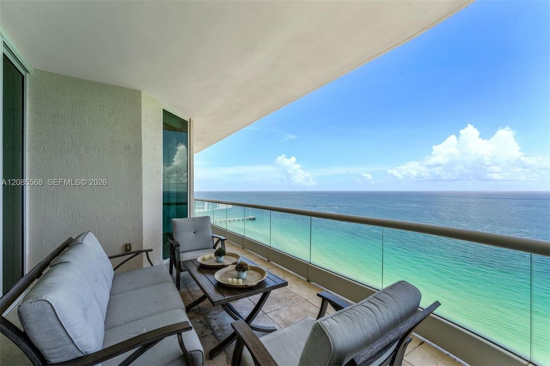 For Rent: $13,000 (2 beds, 3 baths, 2245 Square Feet)