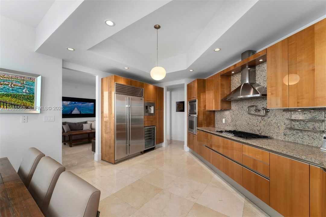 For Rent: $13,000 (2 beds, 3 baths, 2245 Square Feet)