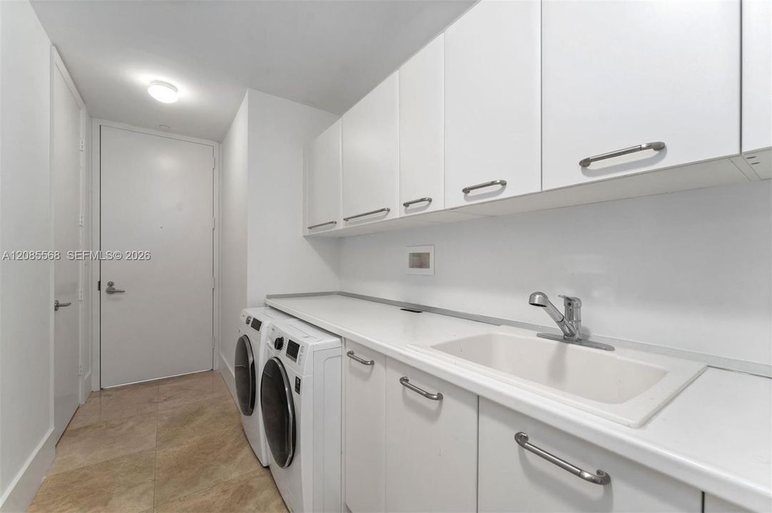 For Rent: $13,000 (2 beds, 3 baths, 2245 Square Feet)