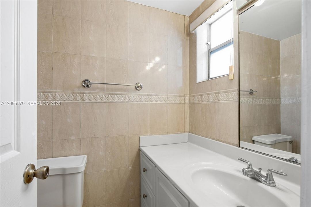 В аренду: $1,600 (1 спален, 1 ванн, 850 Квадратных фут)