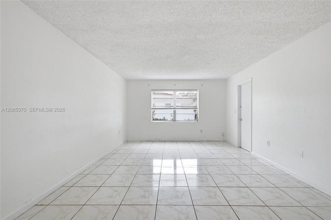 В аренду: $1,600 (1 спален, 1 ванн, 850 Квадратных фут)