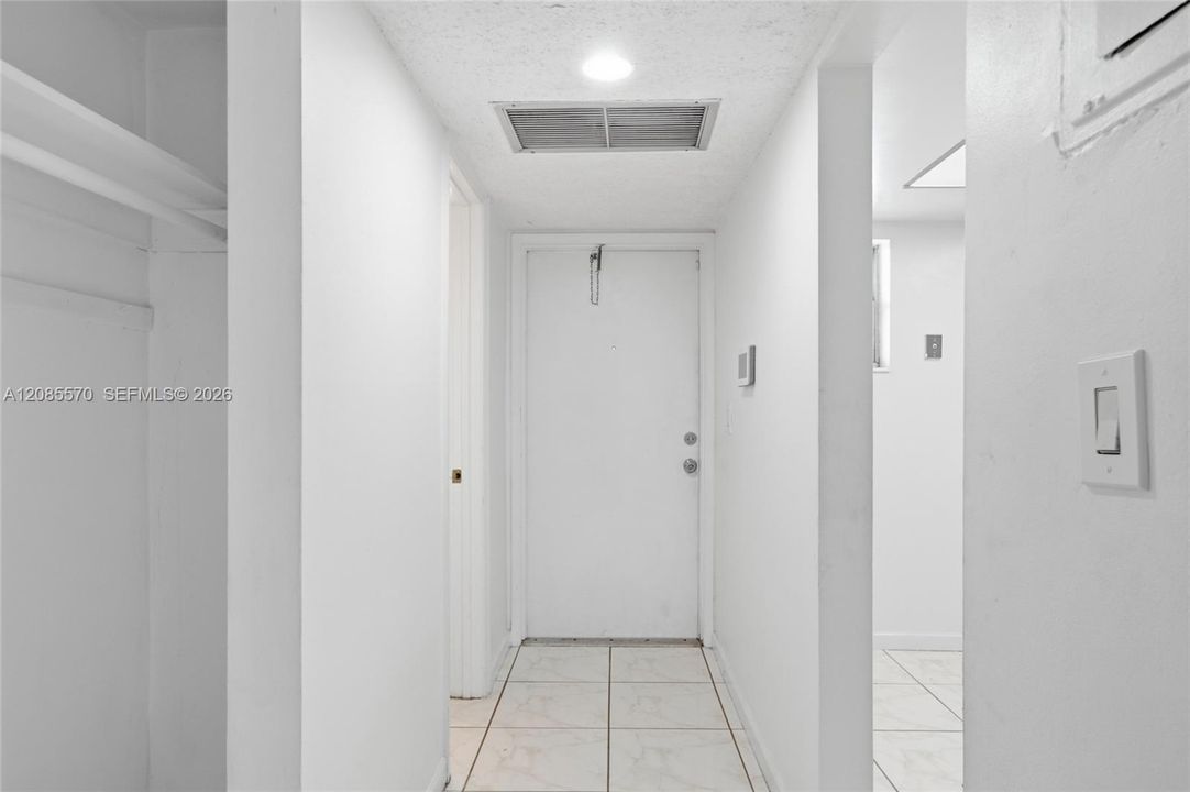 В аренду: $1,600 (1 спален, 1 ванн, 850 Квадратных фут)