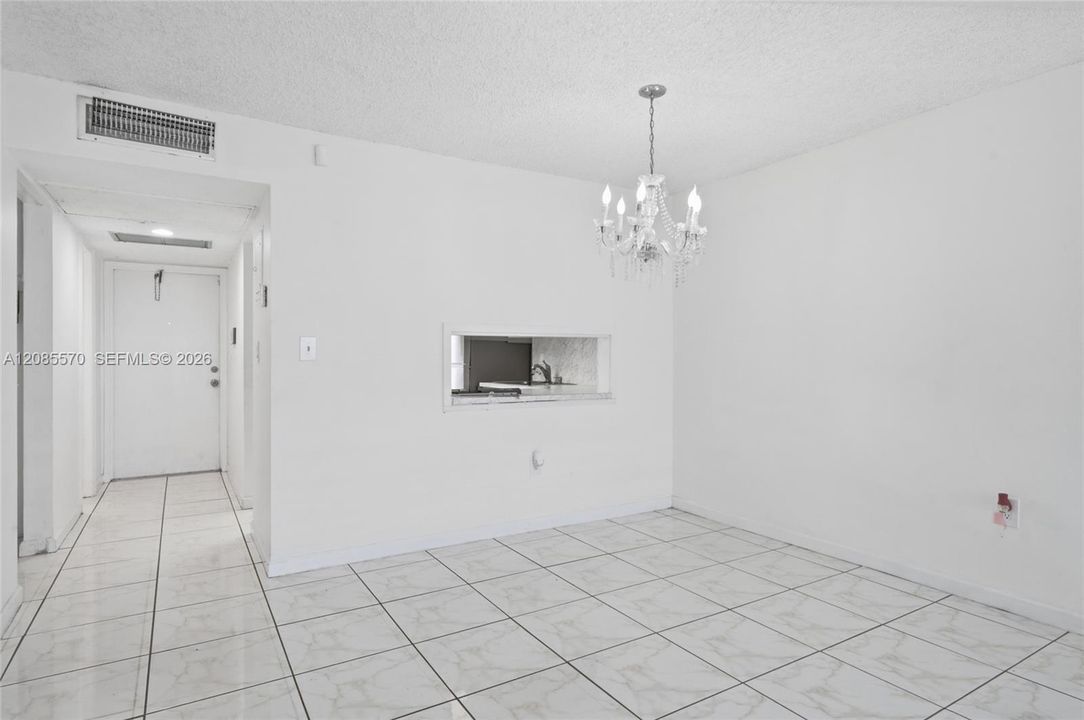 В аренду: $1,600 (1 спален, 1 ванн, 850 Квадратных фут)
