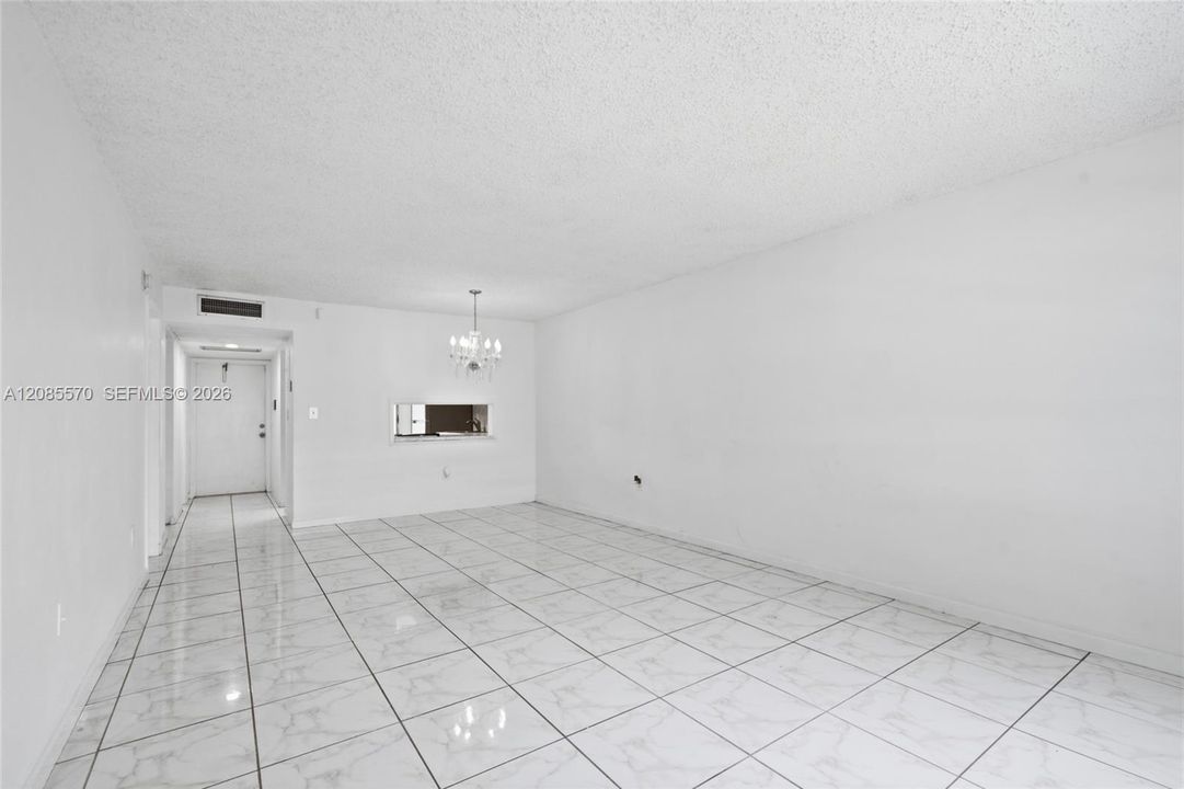 В аренду: $1,600 (1 спален, 1 ванн, 850 Квадратных фут)