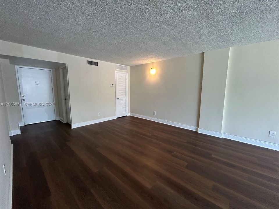 В аренду: $1,600 (1 спален, 1 ванн, 785 Квадратных фут)