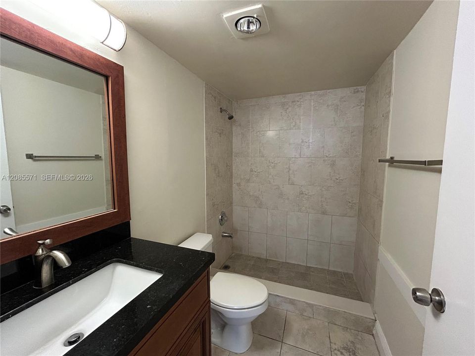В аренду: $1,600 (1 спален, 1 ванн, 785 Квадратных фут)