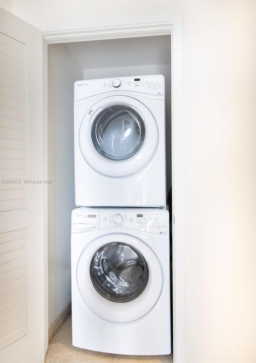 В аренду: $9,700 (3 спален, 3 ванн, 1660 Квадратных фут)