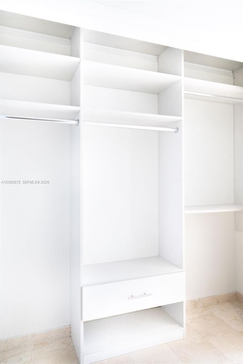 В аренду: $9,700 (3 спален, 3 ванн, 1660 Квадратных фут)