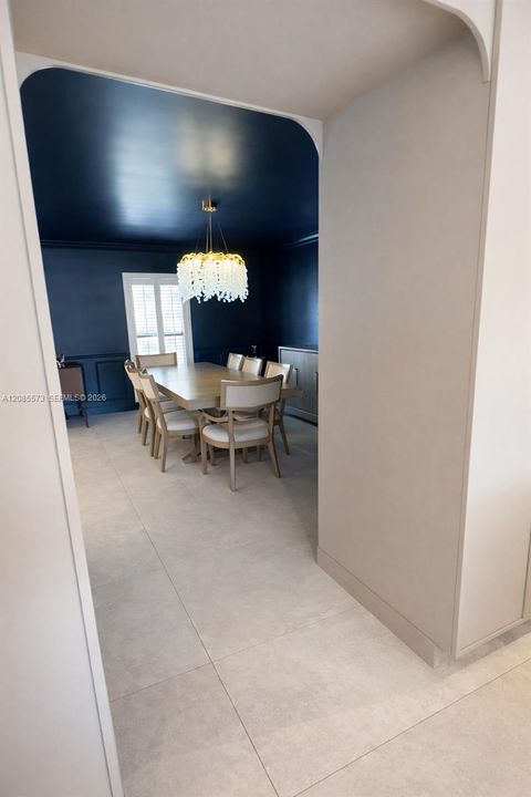 En Venta: $2,475,500 (5 camas, 4 baños, 4080 Pies cuadrados)