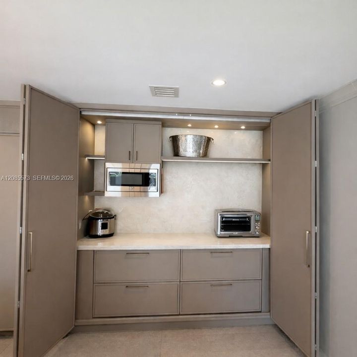 En Venta: $2,475,500 (5 camas, 4 baños, 4080 Pies cuadrados)