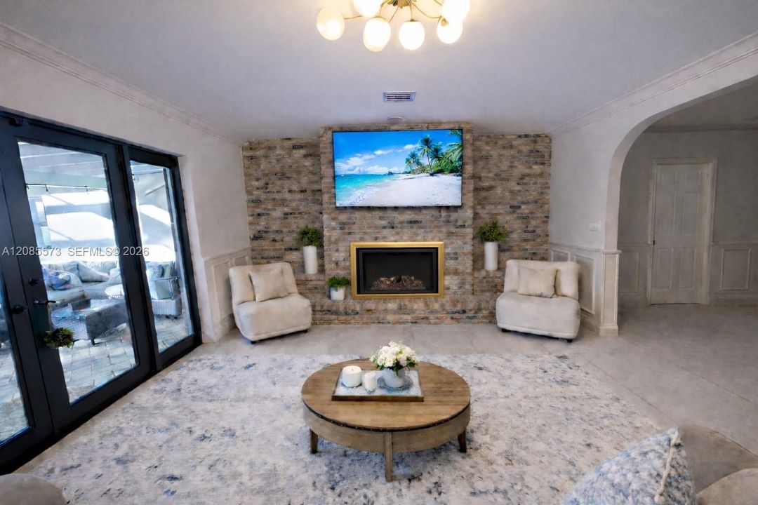 En Venta: $2,475,500 (5 camas, 4 baños, 4080 Pies cuadrados)